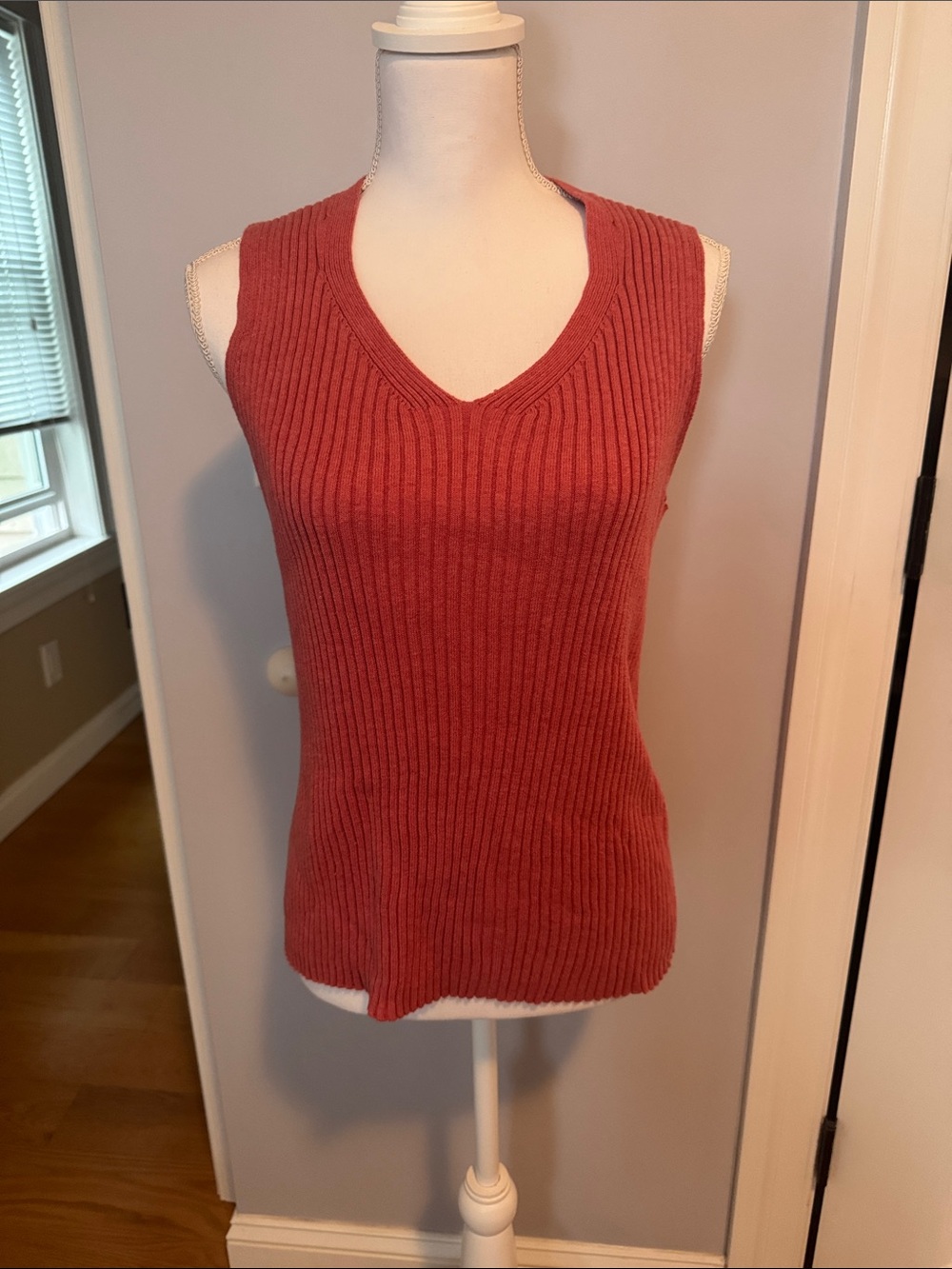 Vintage GAP Ribbed V-Neck Tank Top - Rust Pink